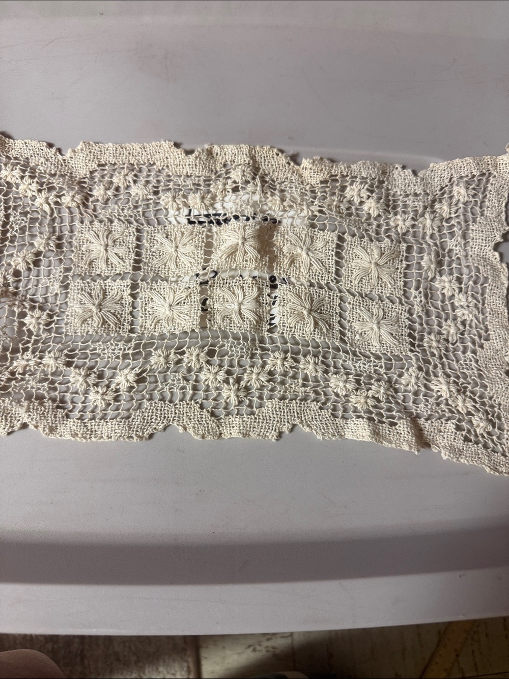 Vintage Antique Handmade Teneriffe Lace Table Runner Dresser Scarf - Ecru Beige